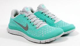 Tennis shoes